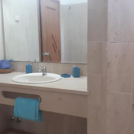 Jeannie's Oura Estrela