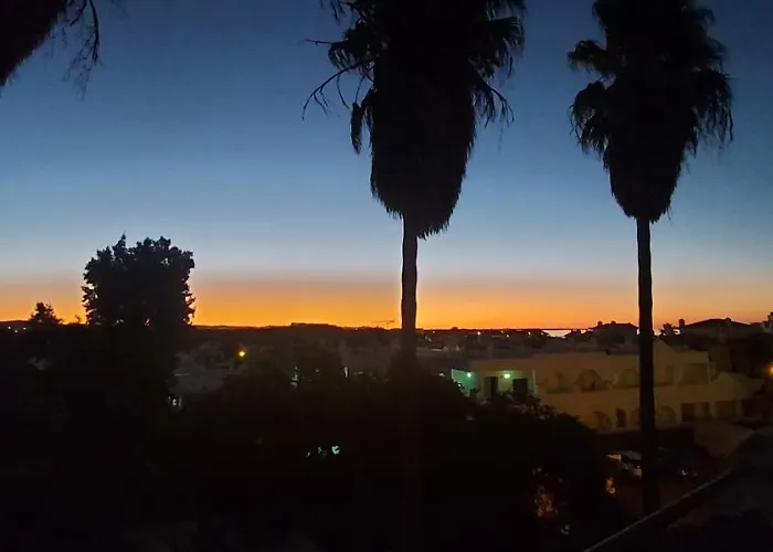 Jeannie's Oura Estrela Апартаменти *