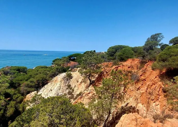 Апартаменти Jeannie's Oura Estrela *