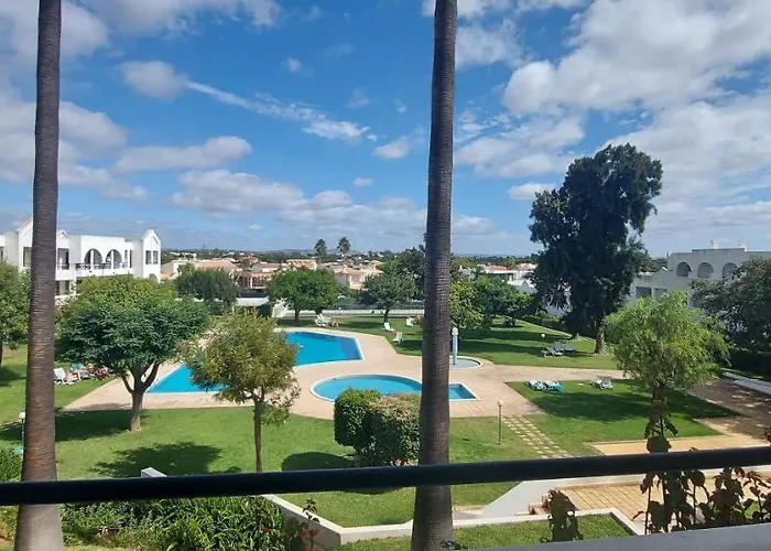 Jeannie's Oura Estrela *