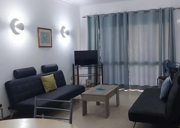 Jeannie's Oura Estrela Апартаменти *