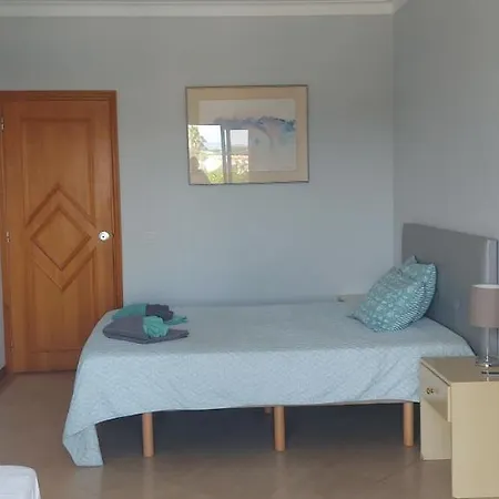 Jeannie's Oura Estrela