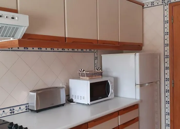 Jeannie's Oura Estrela Apartment